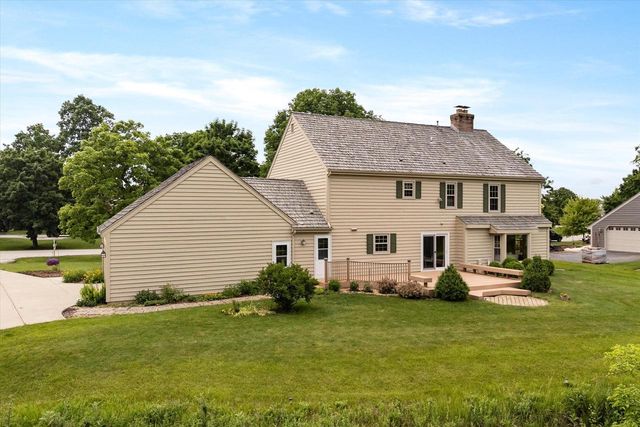 10800 N Norway DRIVE, Mequon, WI 53092