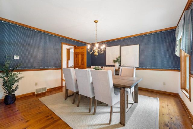 10800 N Norway DRIVE, Mequon, WI 53092
