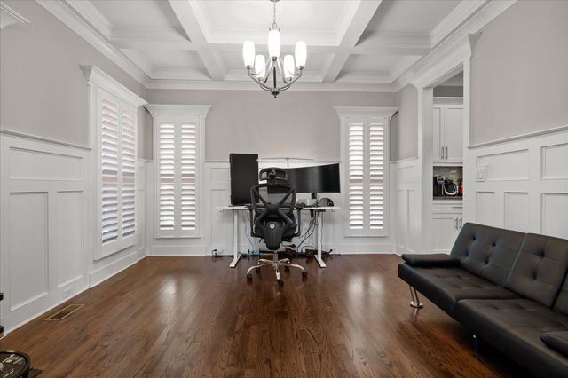 200 W Peak Street, Chattanooga, TN 37405