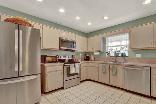 21946 White Pine Terrace, Boca Raton, FL 33428