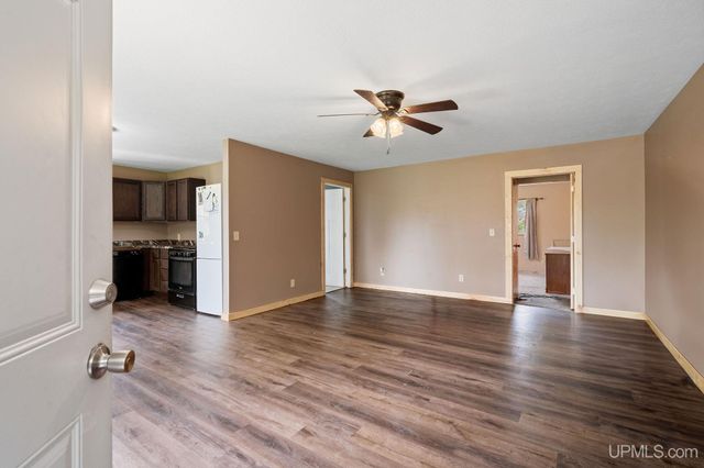 1071 N Second Avenue, Trenary, MI 49891