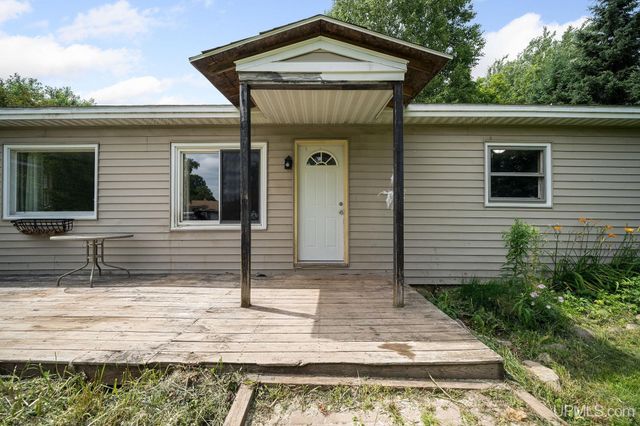 1071 N Second Avenue, Trenary, MI 49891