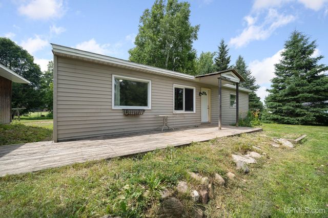 1071 N Second Avenue, Trenary, MI 49891