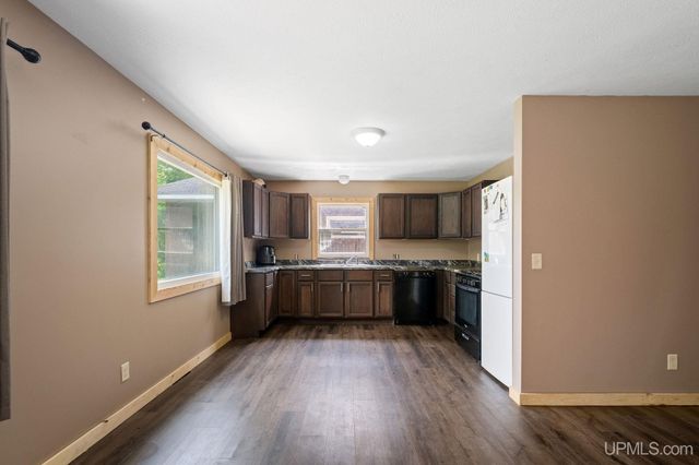 1071 N Second Avenue, Trenary, MI 49891