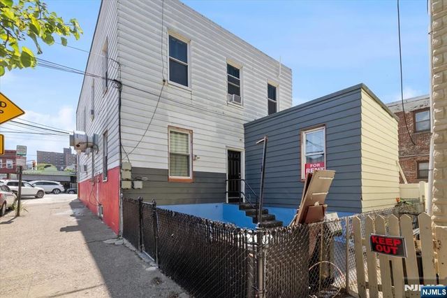 6245 Kennedy Boulevard, North Bergen, NJ 07047