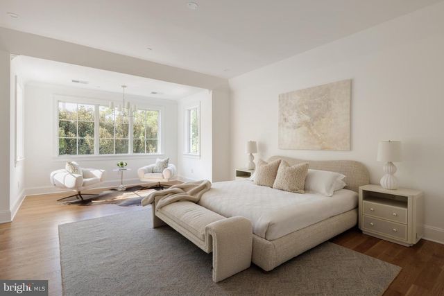 5900 KENNEDY DR, Chevy Chase, MD 20815