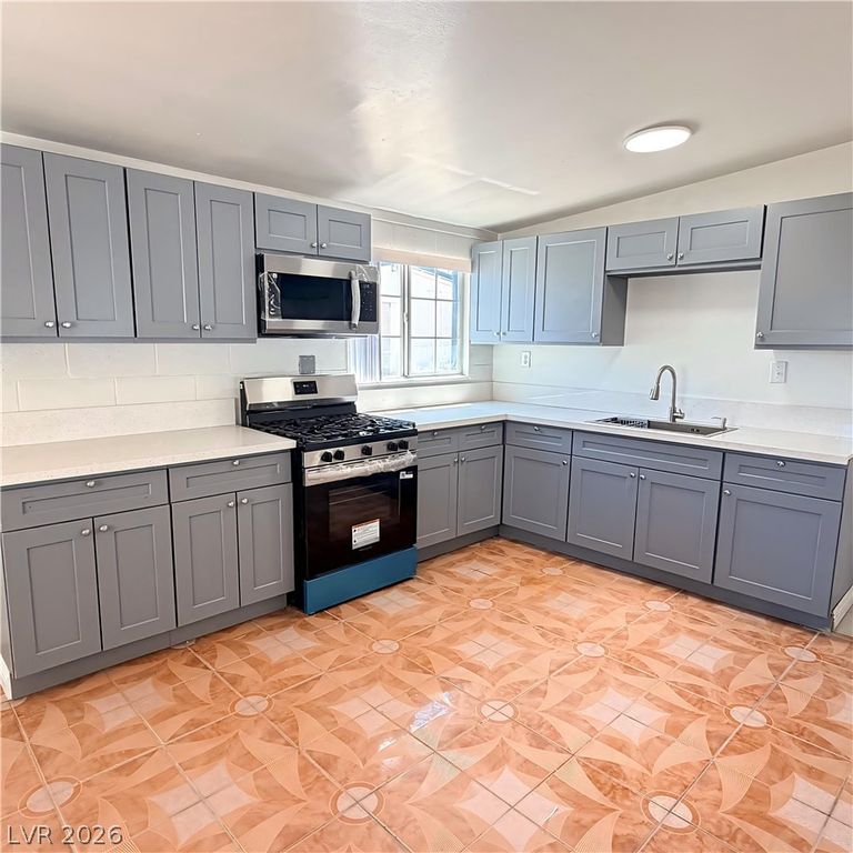 Image 11 of property listing at 1355 Laguna Avenue, Las Vegas, NV 89169