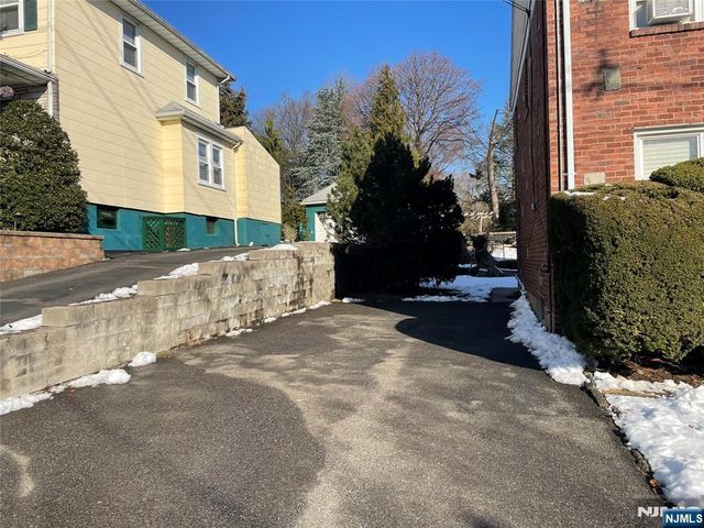 262-268 Fort Lee Road 264, Teaneck, NJ 07666