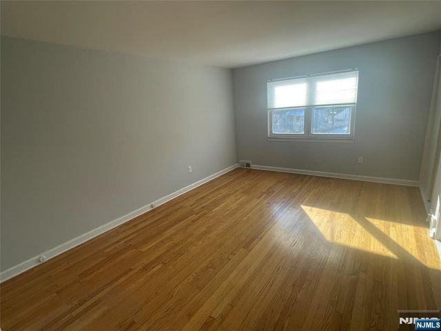 262-268 Fort Lee Road 264, Teaneck, NJ 07666