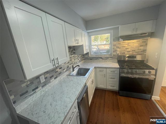 262-268 Fort Lee Road 264, Teaneck, NJ 07666