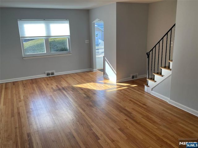 262-268 Fort Lee Road 264, Teaneck, NJ 07666