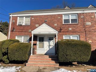 262-268 Fort Lee Road 264, Teaneck, NJ 07666