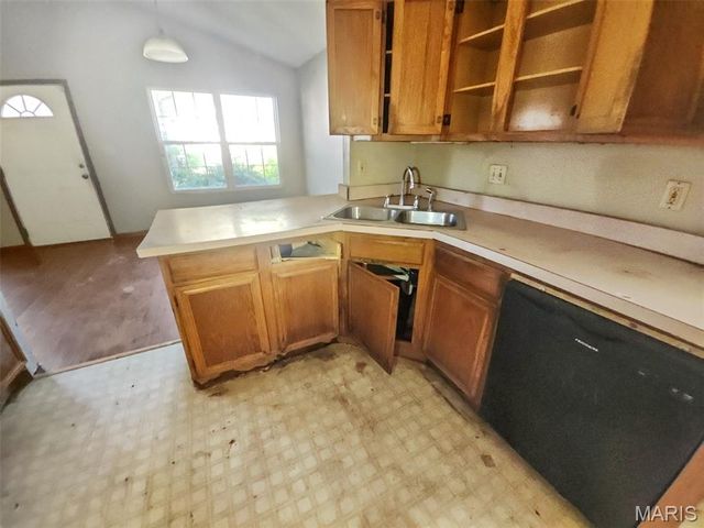 4646 S Grand Boulevard, St Louis, MO 63111