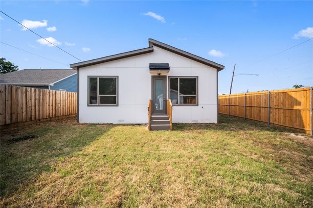 1350 Strickland Street, Dallas, TX 75216