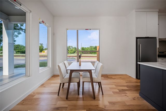 1350 Strickland Street, Dallas, TX 75216