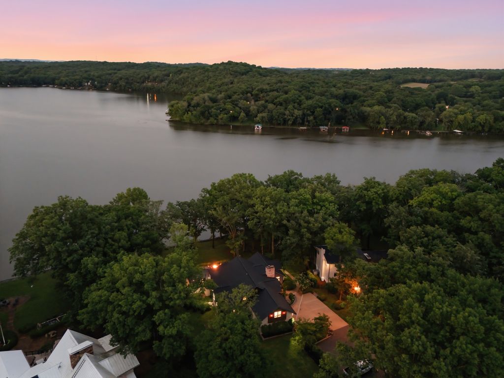 934 Gay Winds Drive, Mount Juliet, TN 37122