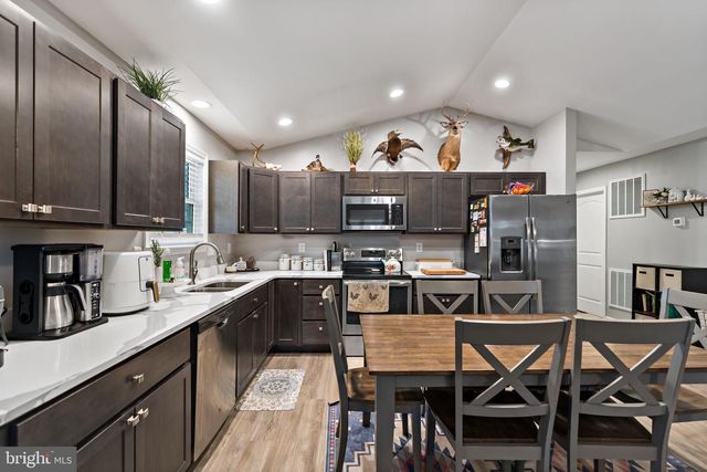 212 STRINE AVE, Martinsburg, WV 25404