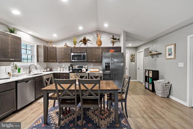 212 STRINE AVE, Martinsburg, WV 25404