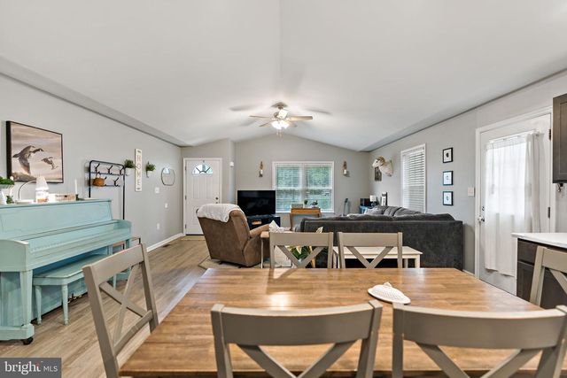 212 STRINE AVE, Martinsburg, WV 25404