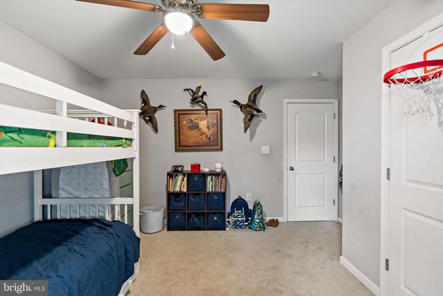 212 STRINE AVE, Martinsburg, WV 25404