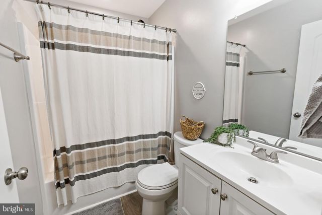 212 STRINE AVE, Martinsburg, WV 25404