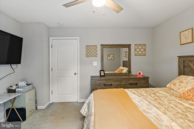 212 STRINE AVE, Martinsburg, WV 25404