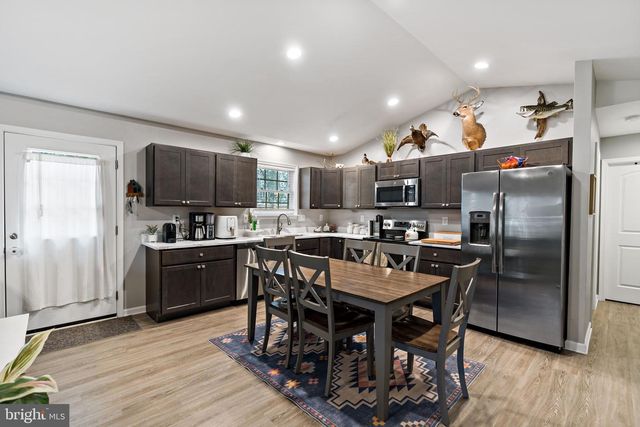 212 STRINE AVE, Martinsburg, WV 25404