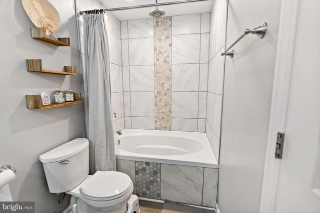 212 STRINE AVE, Martinsburg, WV 25404