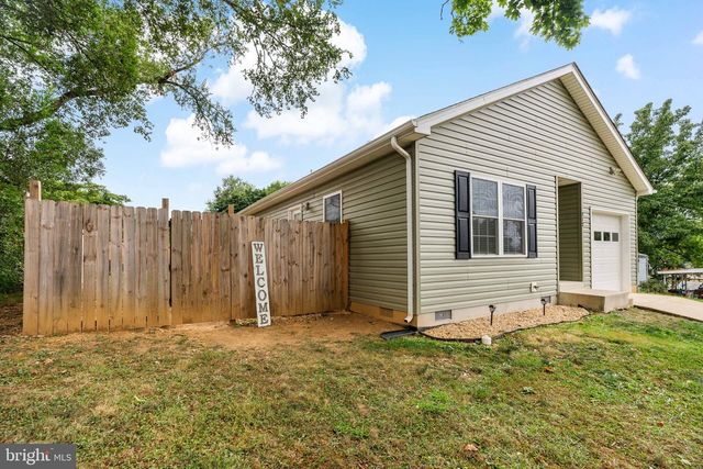 212 STRINE AVE, Martinsburg, WV 25404