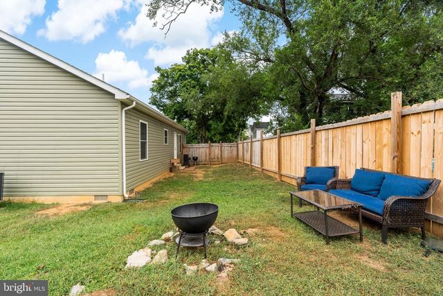 212 STRINE AVE, Martinsburg, WV 25404