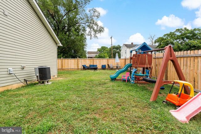 212 STRINE AVE, Martinsburg, WV 25404