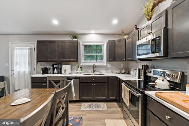 212 STRINE AVE, Martinsburg, WV 25404