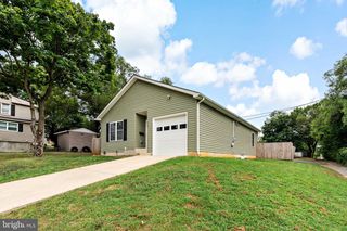 212 STRINE AVE, Martinsburg, WV 25404