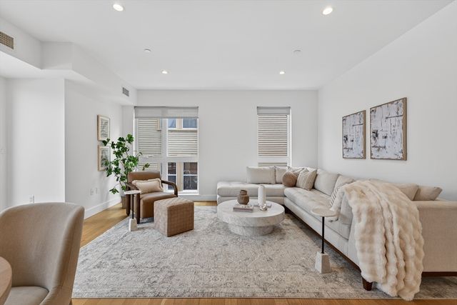 260 Beacon 201, Somerville, MA 02143