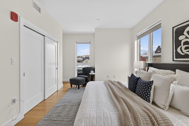 260 Beacon 201, Somerville, MA 02143