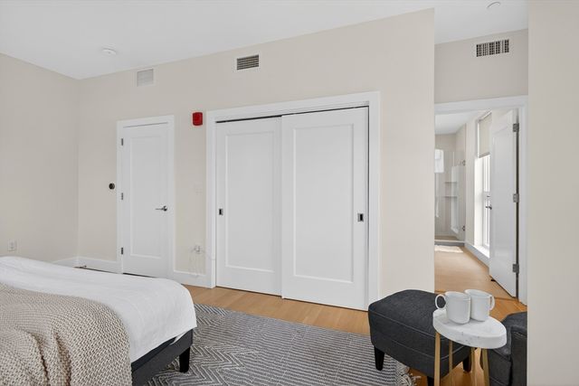 260 Beacon 201, Somerville, MA 02143