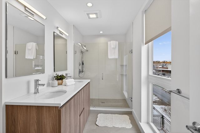 260 Beacon 201, Somerville, MA 02143