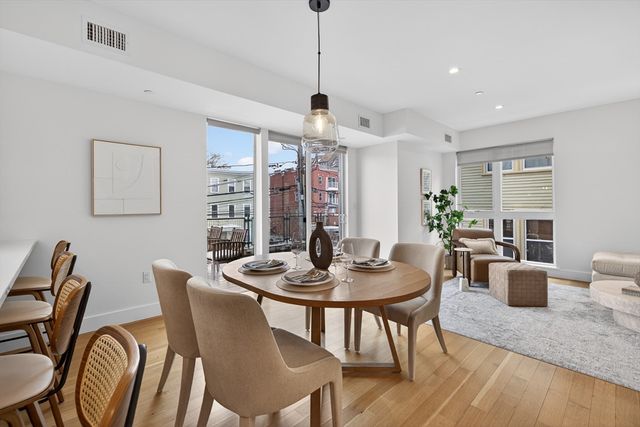 260 Beacon 201, Somerville, MA 02143