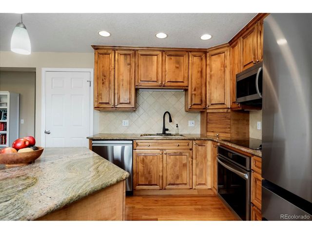 2383 S Holland St, Lakewood, CO 80227