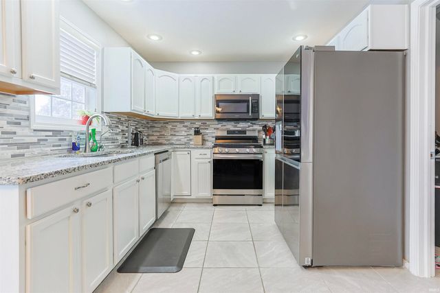 4405 Jade Crossing Drive, South Bend, IN 46628