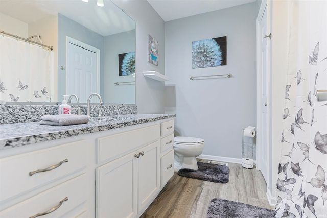 4405 Jade Crossing Drive, South Bend, IN 46628