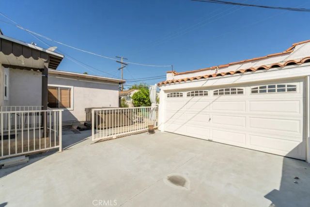 1539 W 94th Place, Los Angeles, CA 90047