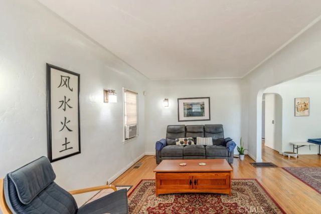 1539 W 94th Place, Los Angeles, CA 90047