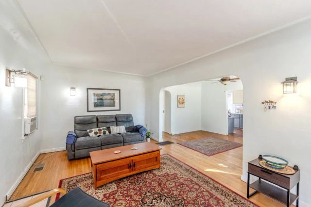 1539 W 94th Place, Los Angeles, CA 90047