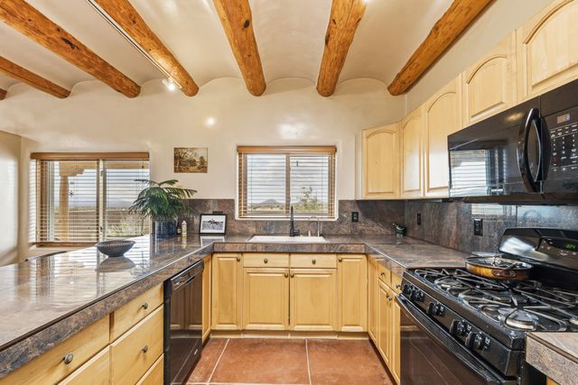 15 Deer Tank, Santa Fe, NM 87508