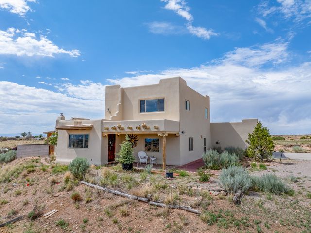 15 Deer Tank, Santa Fe, NM 87508
