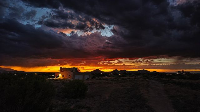 15 Deer Tank, Santa Fe, NM 87508