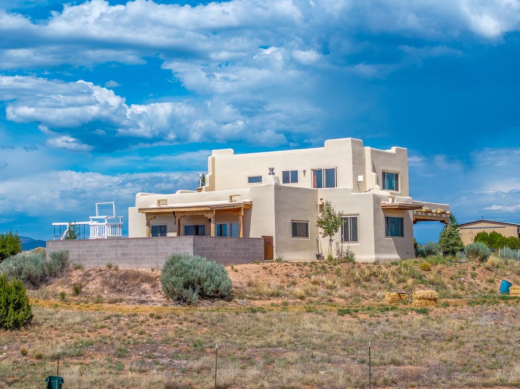 15 Deer Tank, Santa Fe, NM 87508