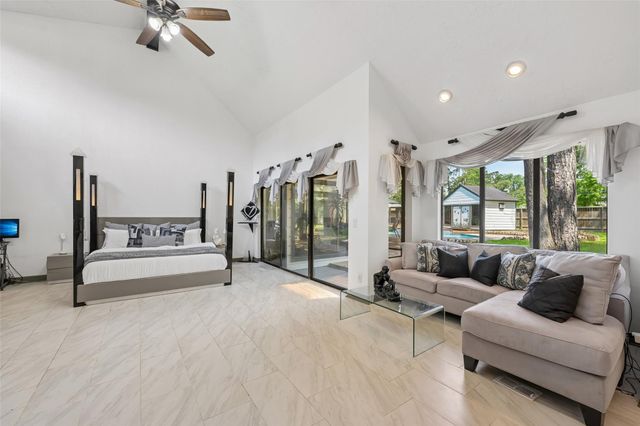 1211 Golden Bear Lane, Kingwood, TX 77339