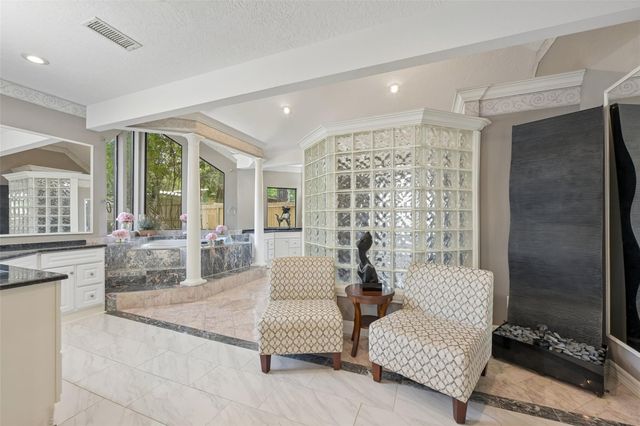 1211 Golden Bear Lane, Kingwood, TX 77339